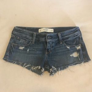Abercrombie Distress Jean Shorts 00